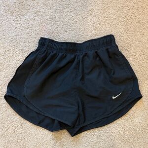Nike Women's xs tempo shorts 3”